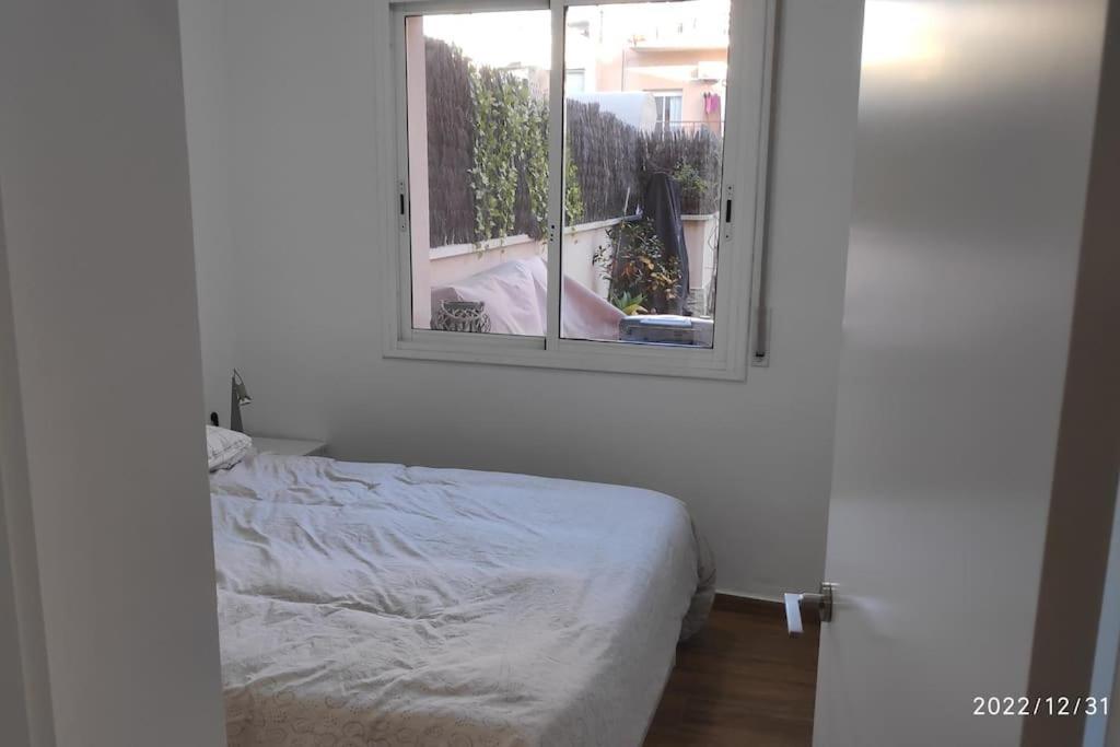Precioso Apartamento Con Magnifico Patio. Sant Feliu de Llobregat Exterior foto